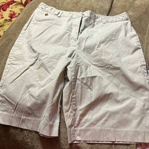 LL Bean walking shorts zip front w side and back pockets. Worn once